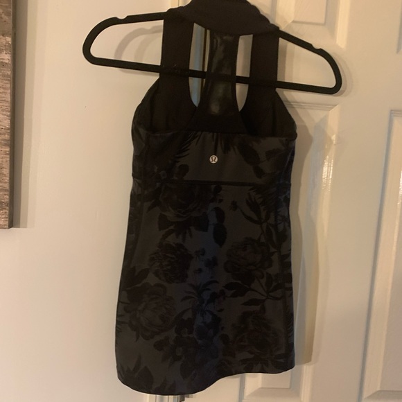 Lululemon scoop neck tank - Picture 6 of 8